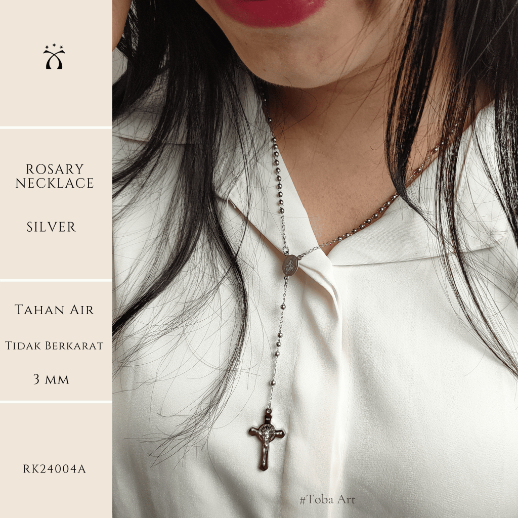 Toba Art - สร้อยคอลูกประคําสแตนเลส Benedict สีเงิน 3 มม. พร้อมครอสละติน + เหรียญ Centi iat