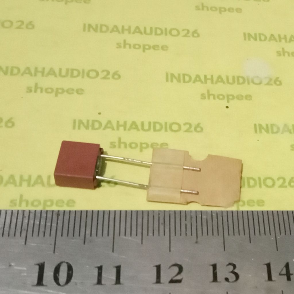 MERAH T2.5A 250v ฟิวส์กล่องสีแดงฟิวส์ 2.5A 250v ฟิวส์ระยะทางเท้า 5mm 2.5 ampere T2.5A 250v redt 2.5 