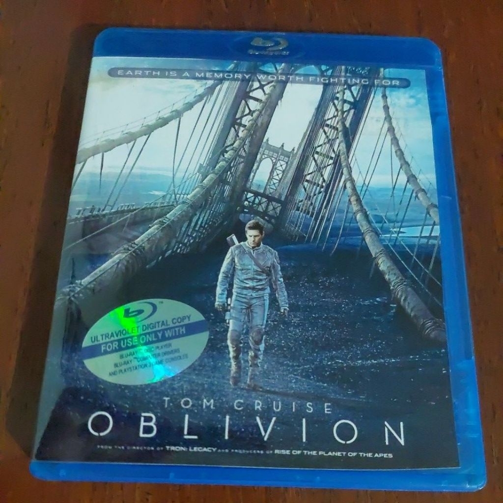 ( BLU RAY DISC ) " OBLIVION " TOM CRUISE / PICTURES