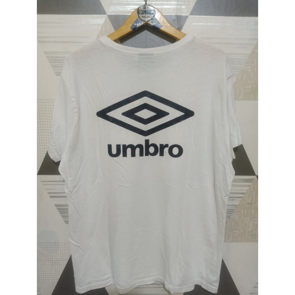 เสื้อยืดโลโก้ Umbro Bigg