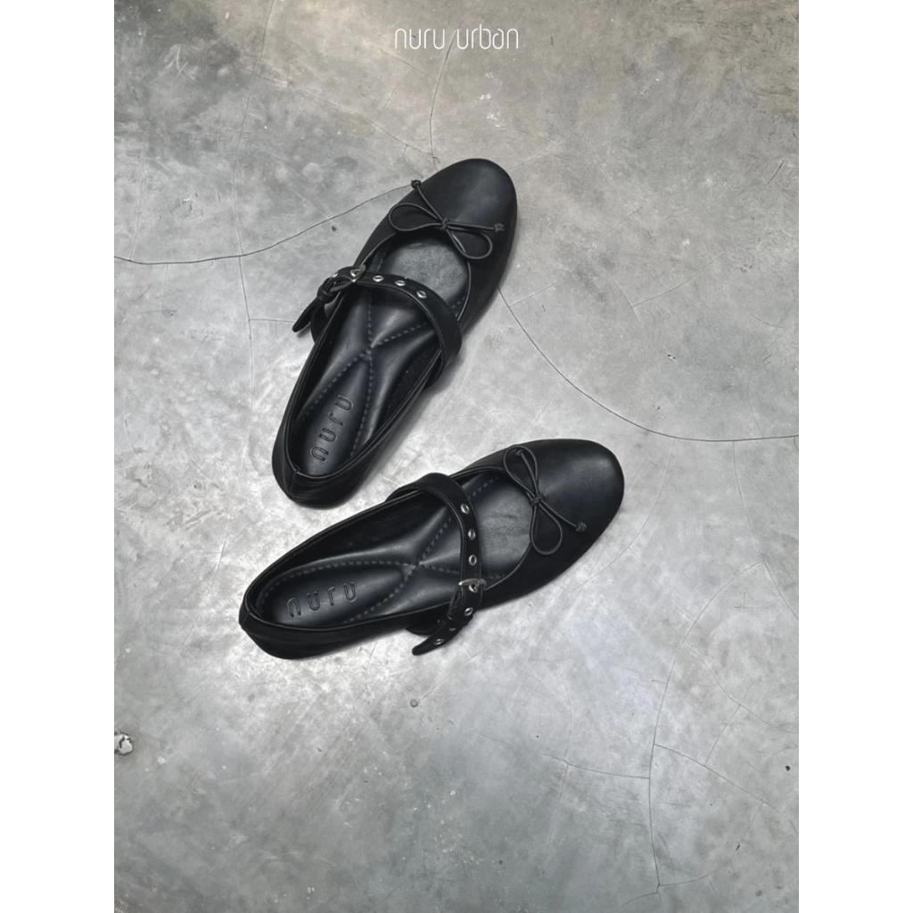 Nuru Urban - รองเท้าส้นแบน Monroe