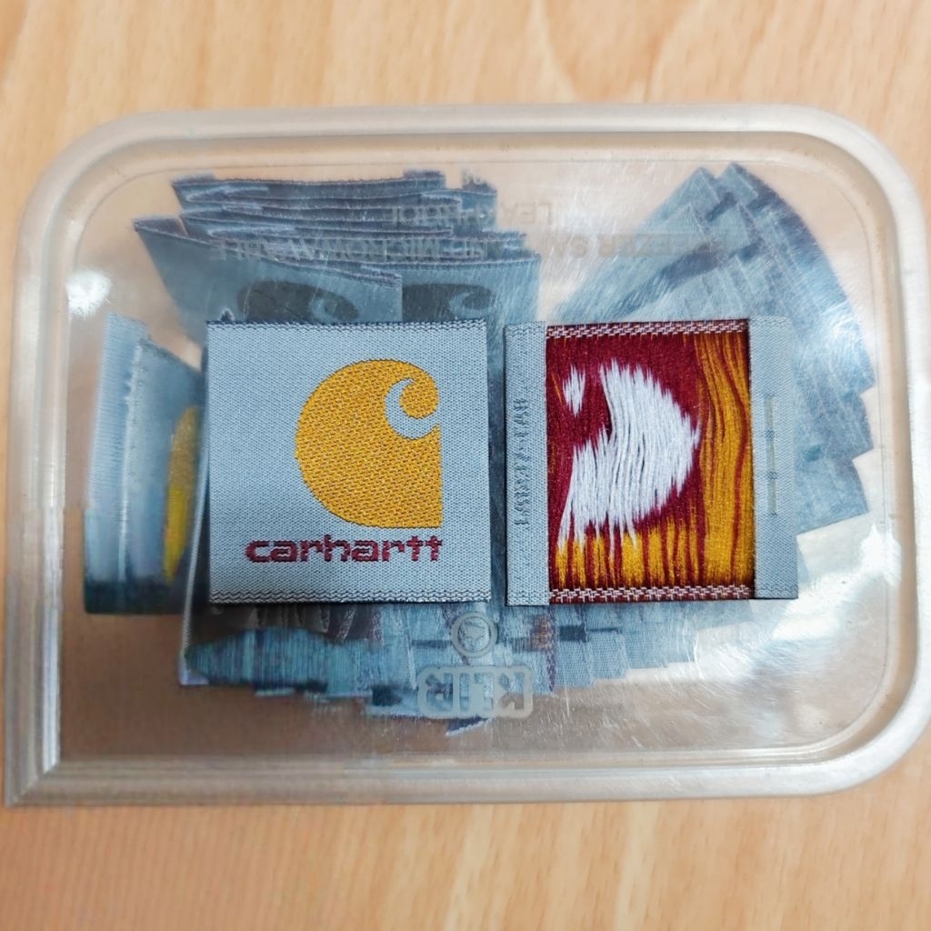 ป้ายแพทช์ทอ Carhartt ดั้งเดิมขนาด 3.3 ซม. เย็บเย็บปักถักร้อยอุปกรณ์เสริม Carhartt ดั้งเดิม