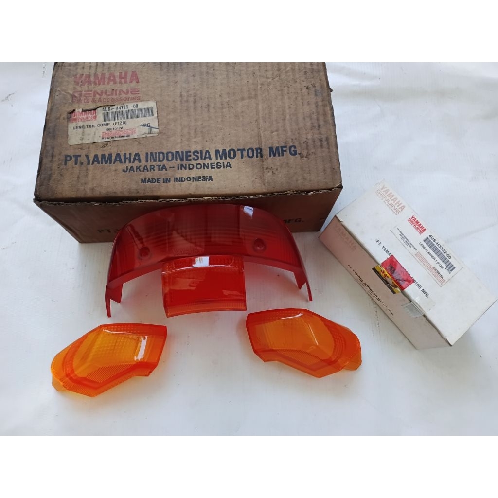 ใหม่เดิม Yamaha F1ZR กระจกหยุด mica YGP 4US-H472C-00