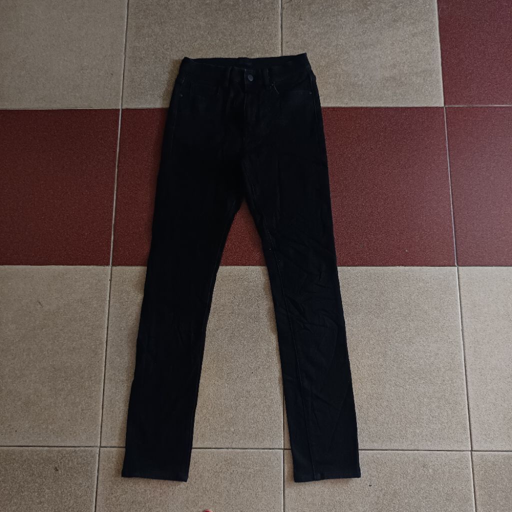 Uniqlo heattech slim high กางเกงยีนส์สีดํา