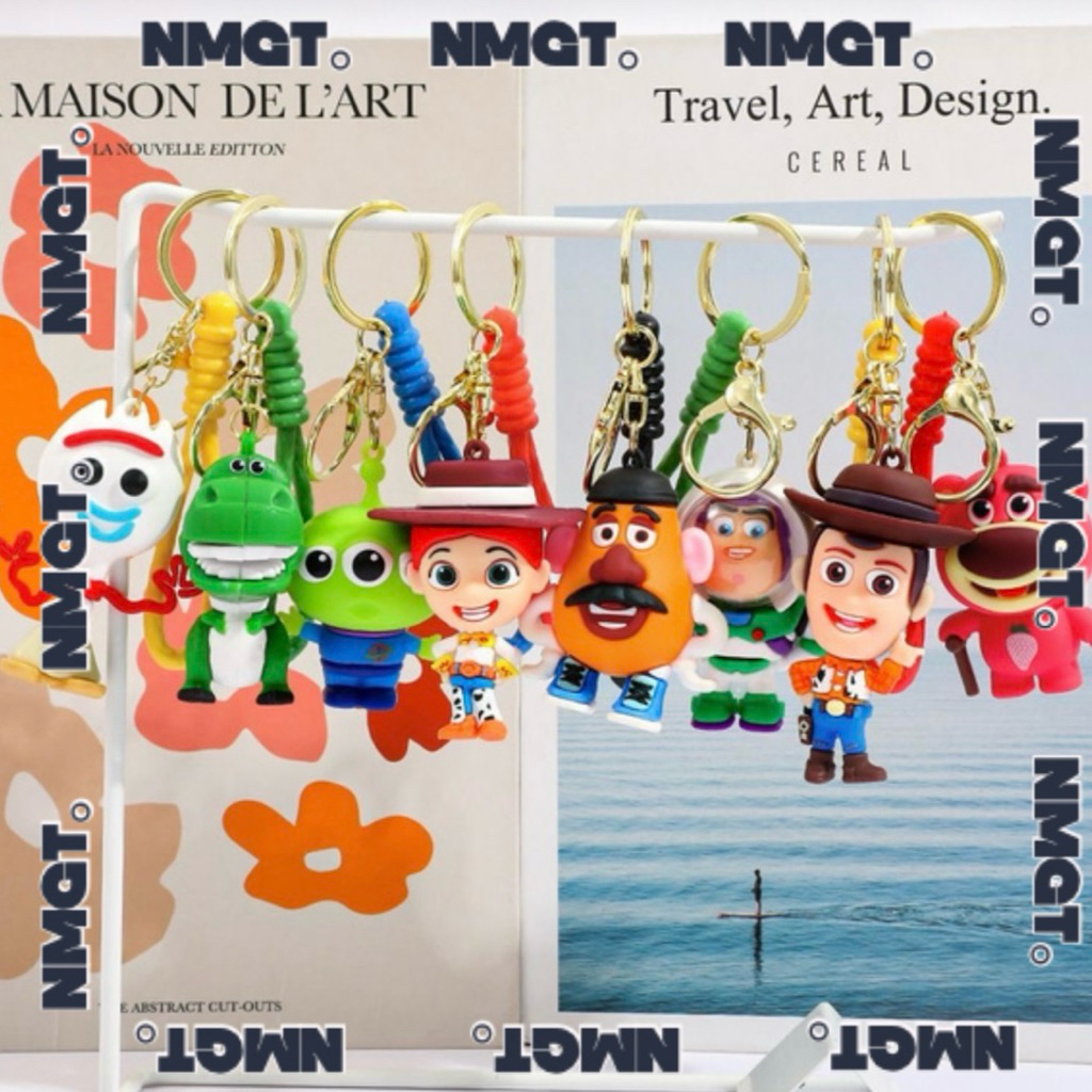 GANTUNGAN Toy Story Woody Buzz Lightyear พวงกุญแจ/รถพวงกุญแจรถจักรยานยนต์ Toy Story พวงกุญแจความงาม 