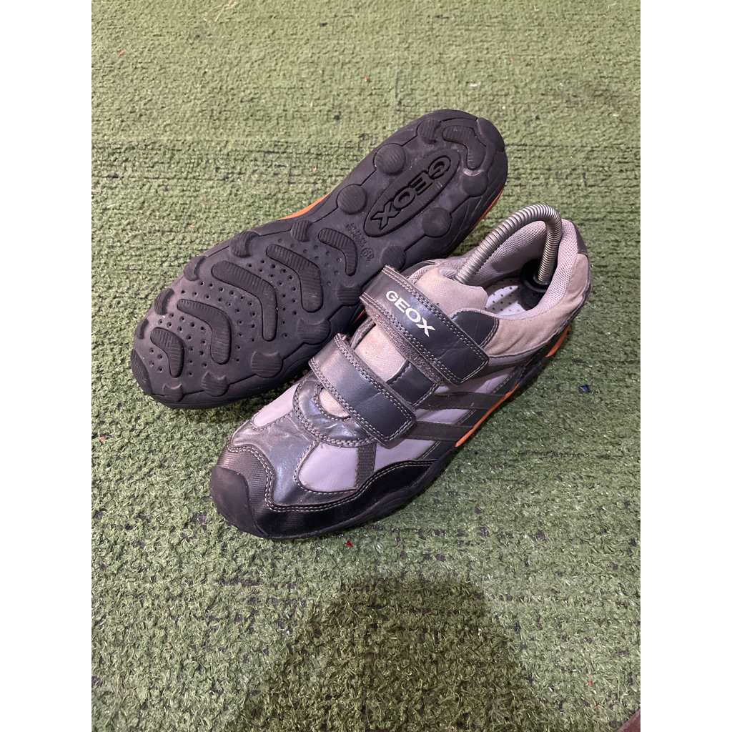 รองเท้าเทนนิส Geox s39