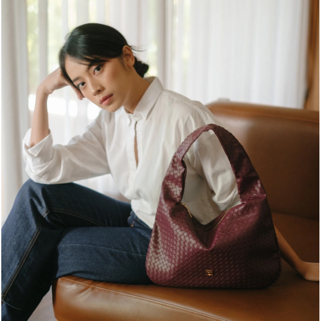 Flicka Willow Hobo Bag กระเป๋าโท้ตผู้หญิง