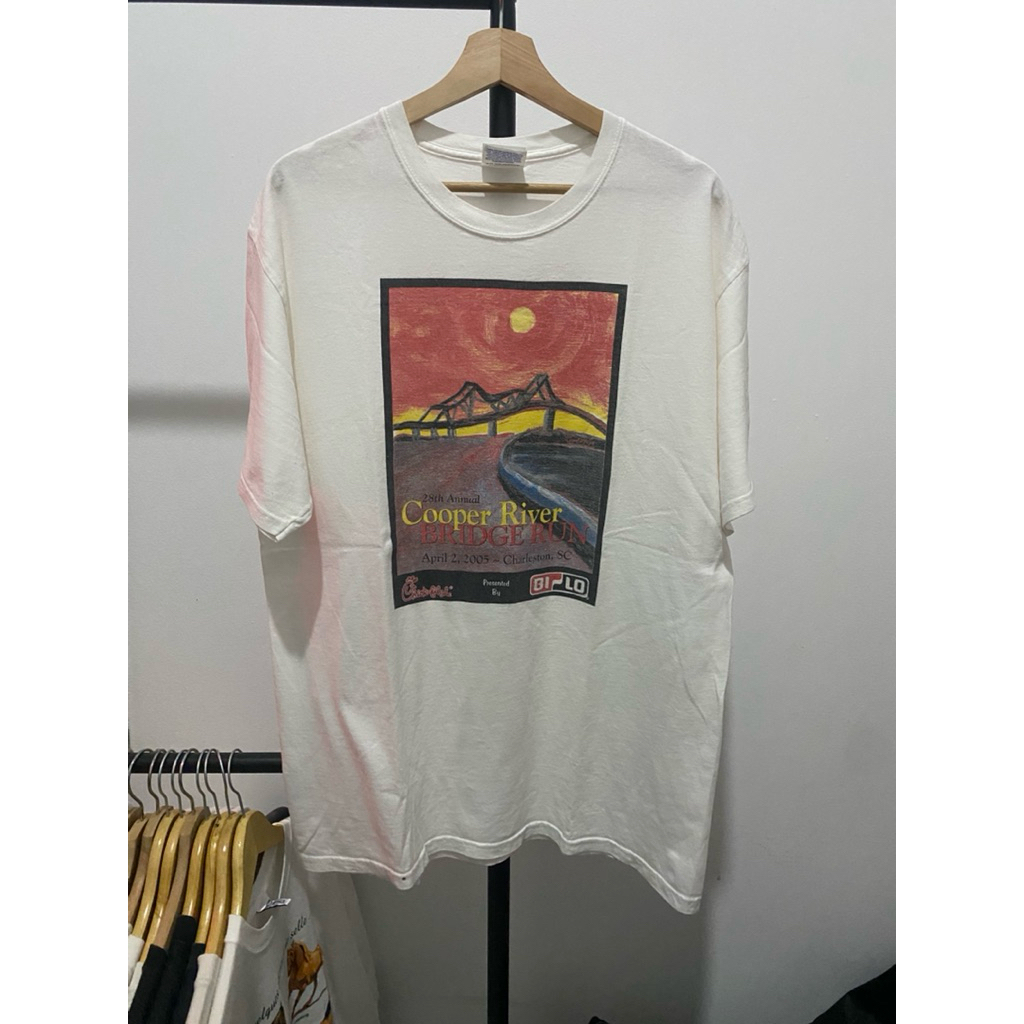เสื้อยืดงานวินเทจ 28th Annual Cooper River Bridge Run – เมษายน 2, 2005, Charleston, SC