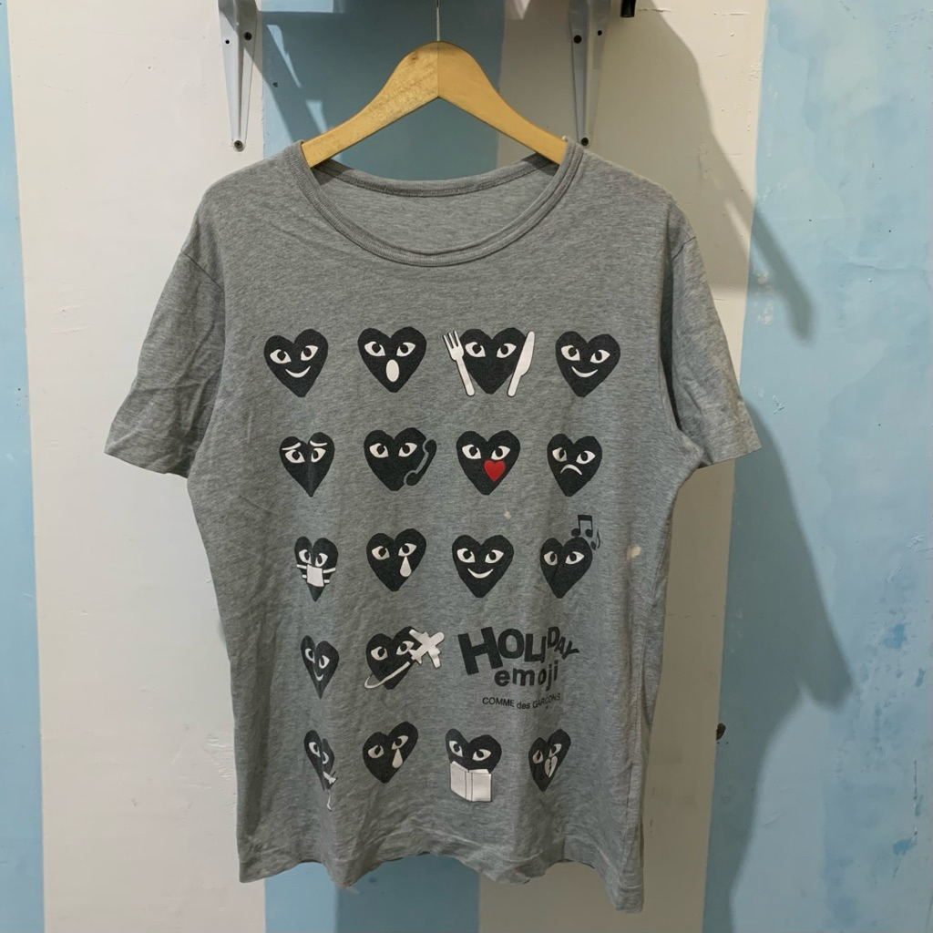(READ DESCRIPTION) เสื้อยืดวินเทจ Come des Garcons Holiday Emoji