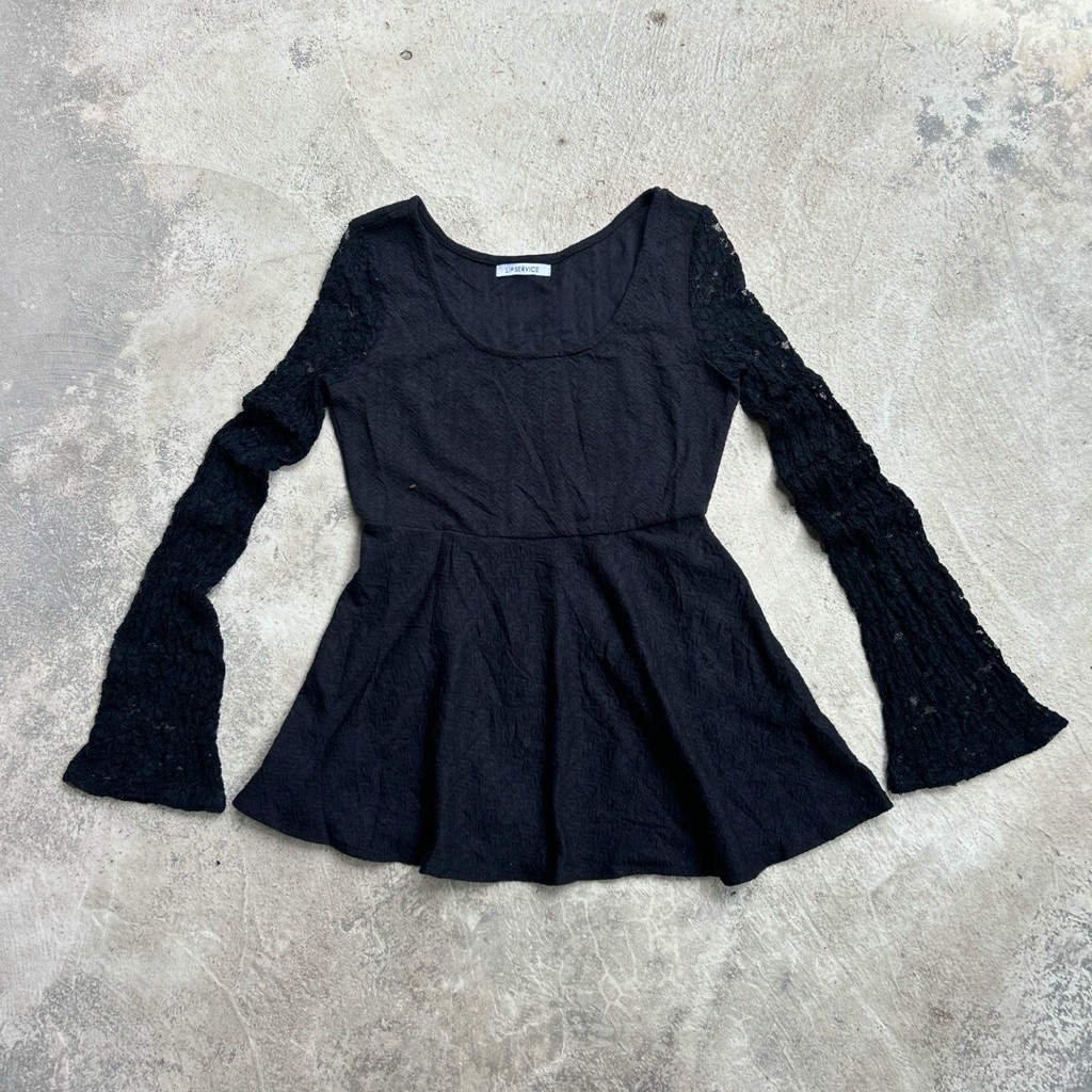 Vintage Y2K Lip Service มินิเดรสแขนยาวสีดําดีเทลลูกไม้