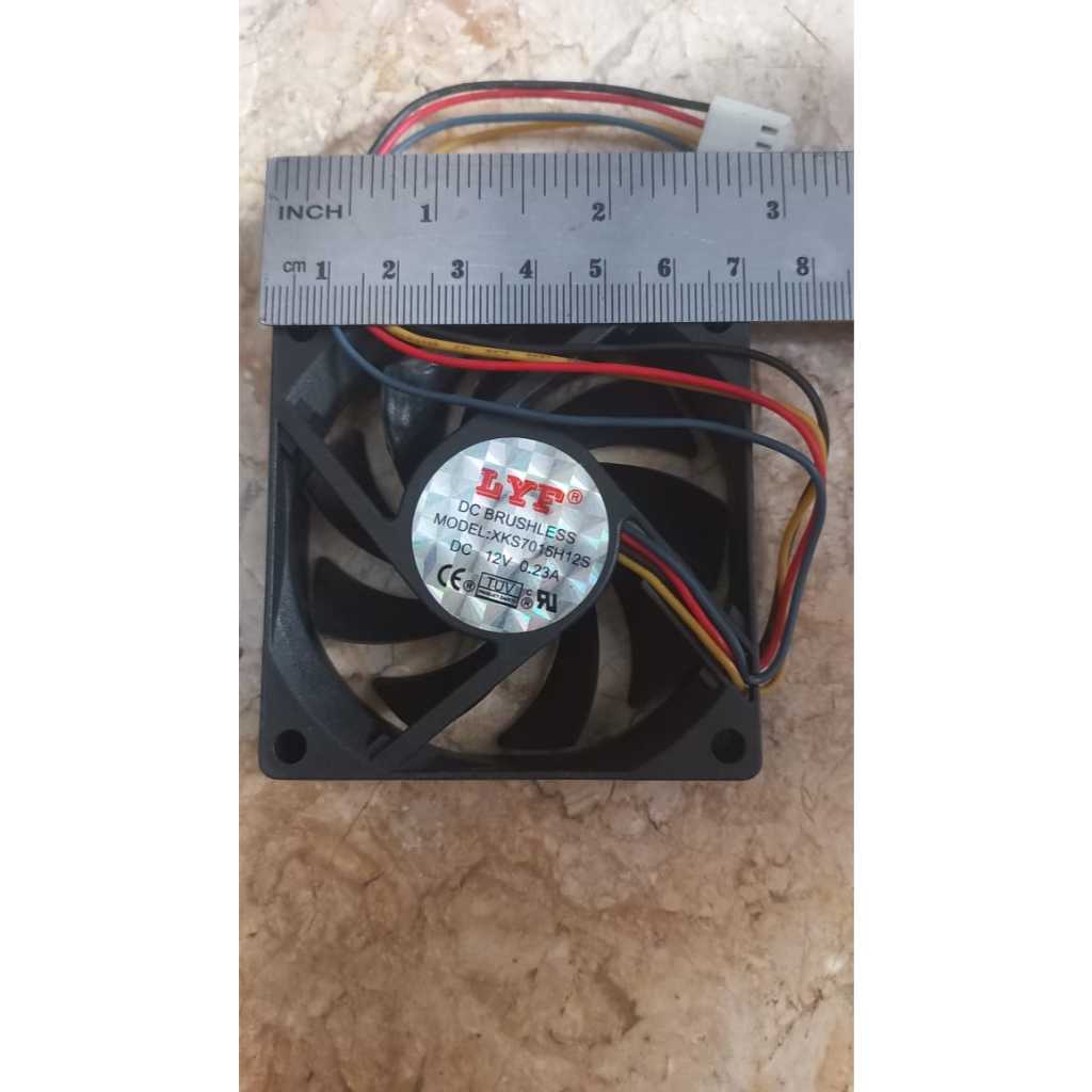 LYP DC พัดลมไร้แปรงถ่าน 12V 0.23A 4 Pins พร้อมสายสีสันสดใส รุ่น LXS7015H12S 7cm x 1.5 cm