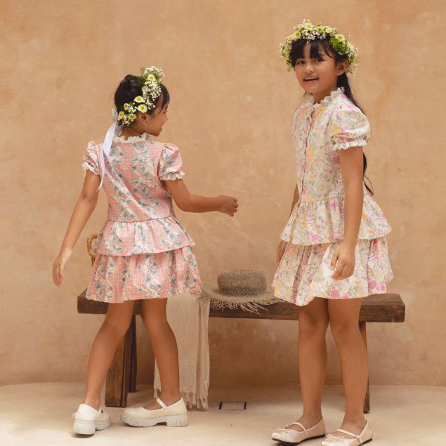 Giggles - Arum Batik Top และ Arum Batik Skort (เสื้อเด็กและ Skort with Batik Motif)