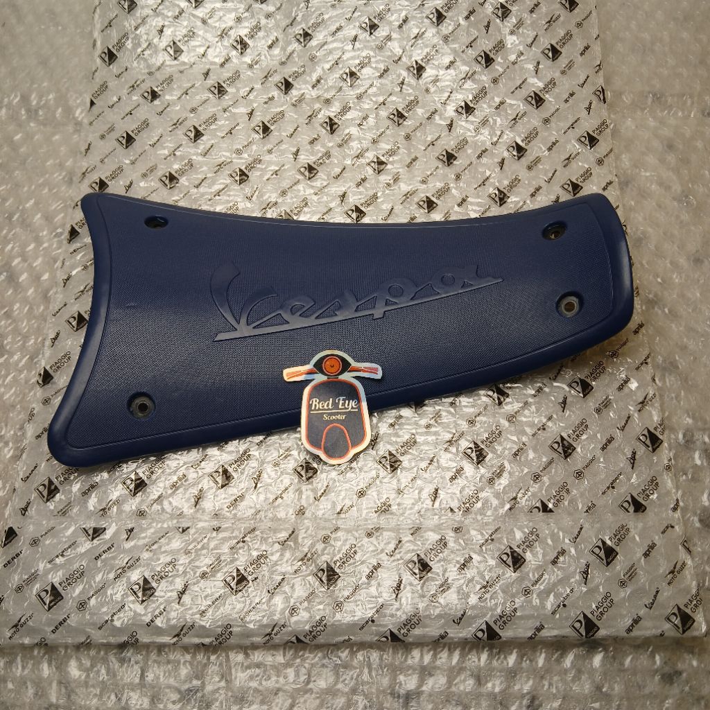 ฝาครอบแบตเตอรี่ Vespa Primavera Yacth - Sean Wotherspoon Vespa Sprint Blue Original