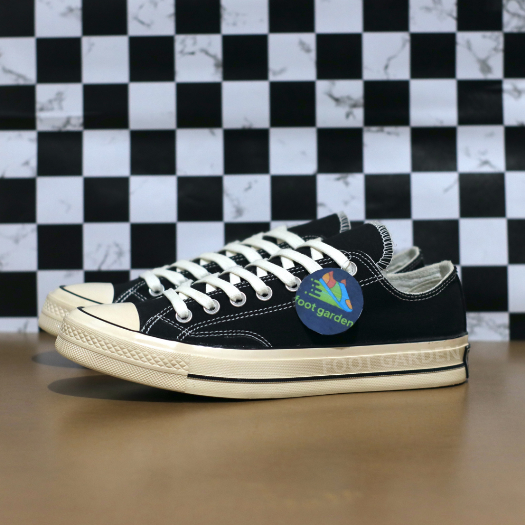 70s Chuck Taylor Low สีดําสีขาว 70s Chuck Taylor สั้นสีดําสีขาวรองเท้าผ้าใบฟรีสติกเกอร์