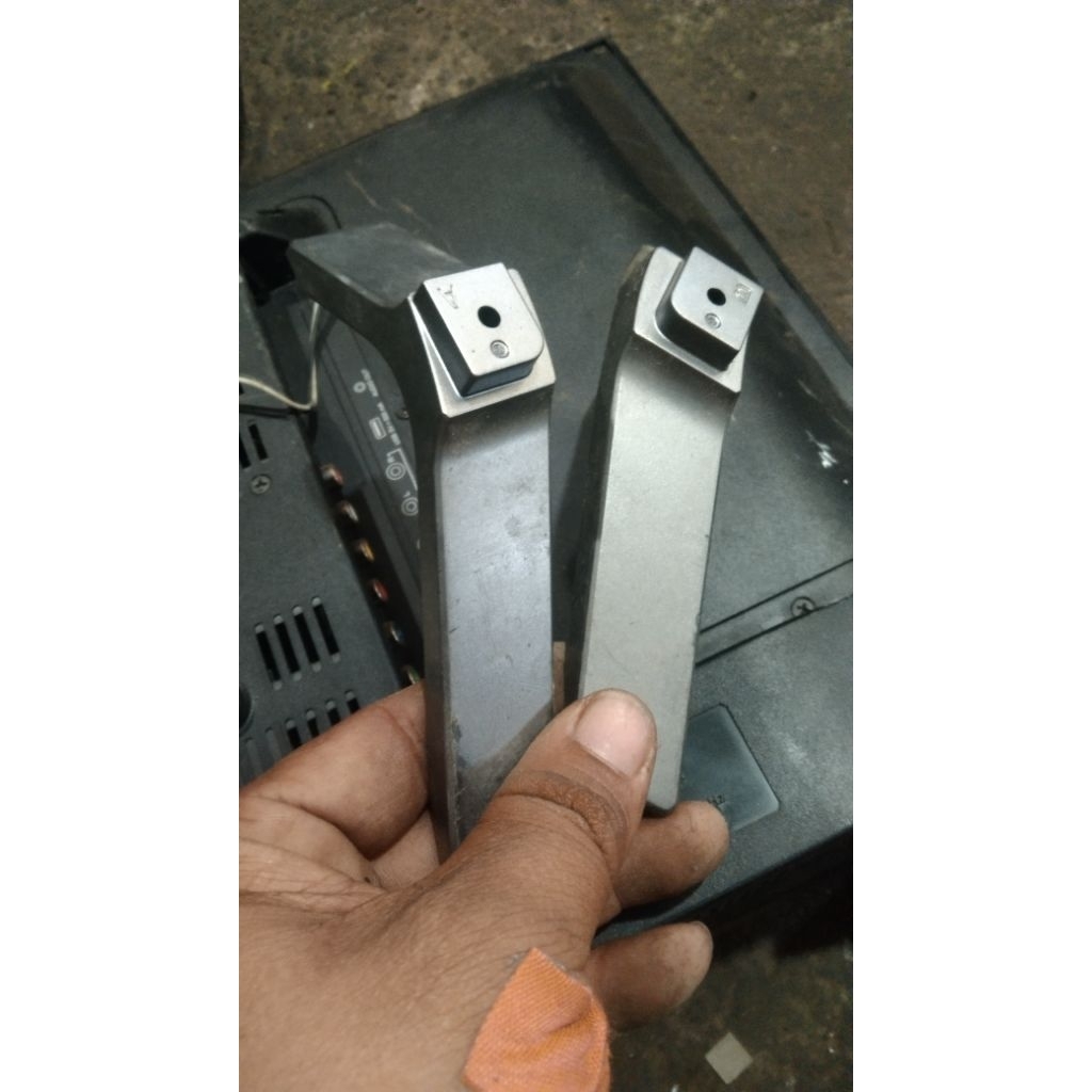 TOSHIBA TV LEGS STAND 24L2600VJ TOSHIBA TV LEGS 24L2600 TOSHIBA TV LEGS STAND 24L2600VJ