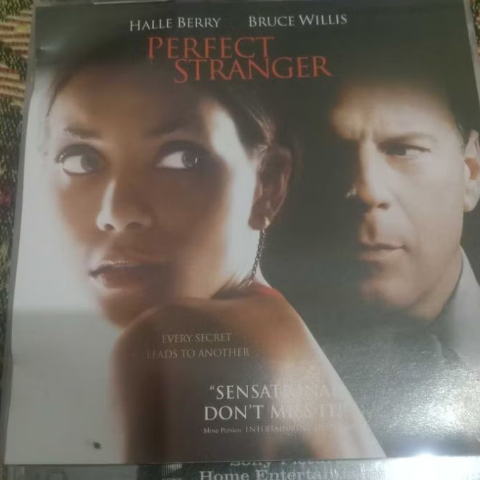 VCD ORIGINAL PERFECT STRANGER FEAT BRUCE WILLIS INDONESIAN TEXT