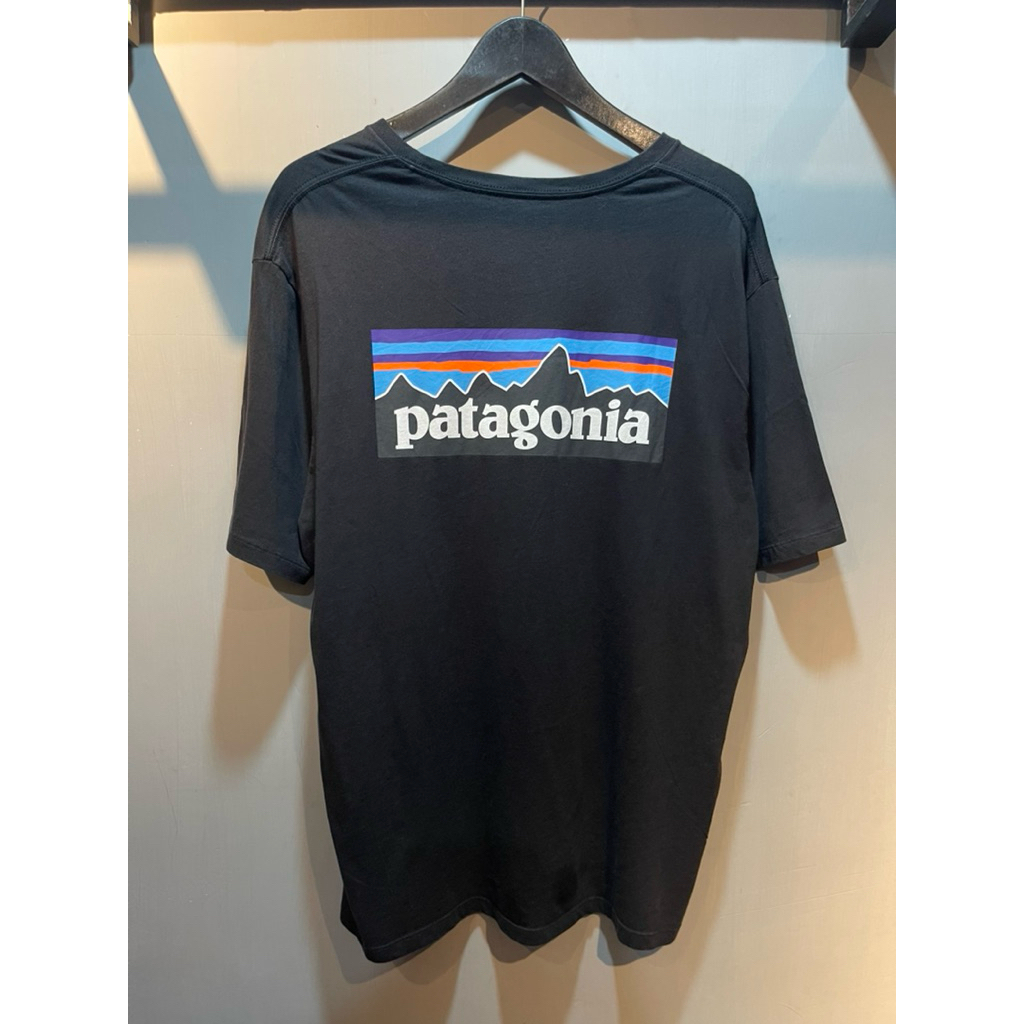 เสื้อยืด Patagonia**