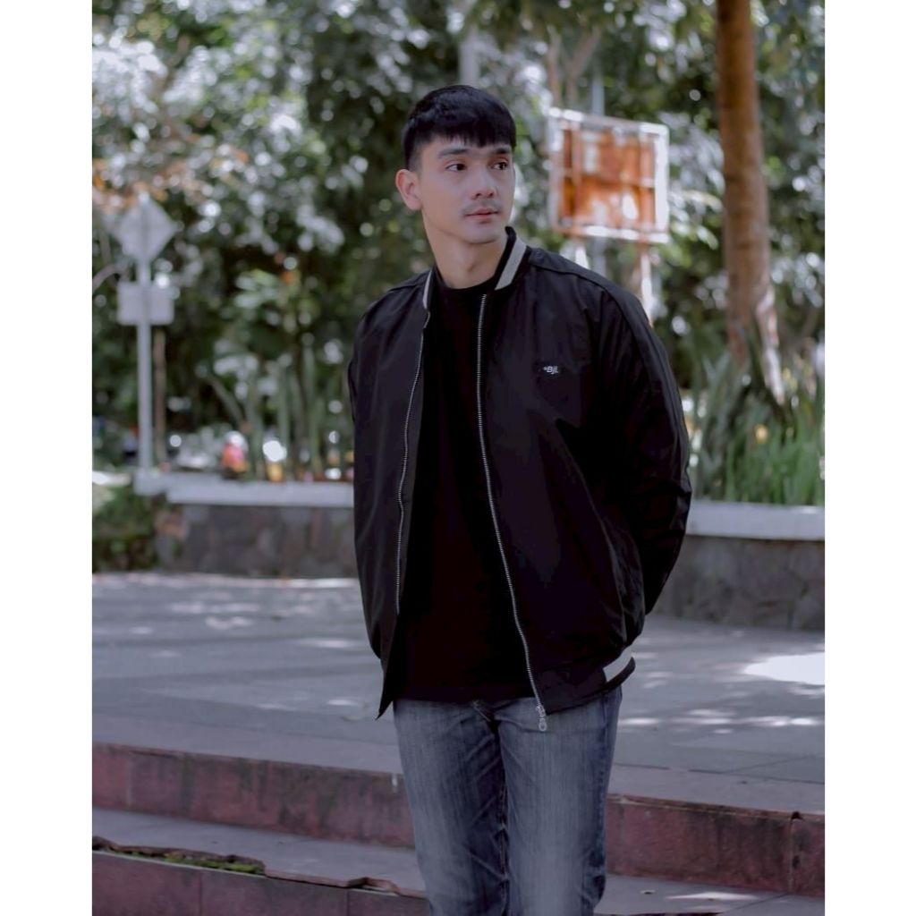 เสื้อแจ็คเก็ตผู้ชายและผู้หญิงระดับพรีเมียมเรียบง่าย - เสื้อแจ็คเก็ตบอมเบอร์ผู้ชาย Sukajan ดั้งเดิม