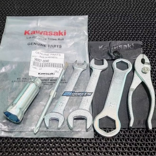 ชุดเครื่องมือ NINJA 150 R SS RR 2-STOKE MOTORCYCLE TOLLKIT KEY ORIGINAL KAWASAKI 5167-0040
