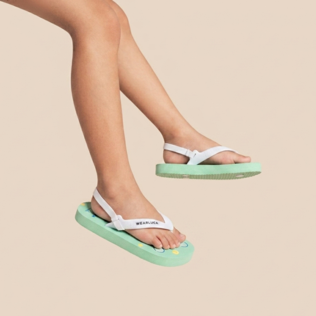 WEARLUCA X DWIHANDA Tennis Green Flip Flops สําหรับเด็กชายและเด็กหญิง - Riley สบาย น้ําหนักเบา กันลื