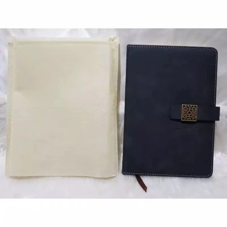 AG06 โน๊ตบุ๊คหนังสีดํา AGENDA