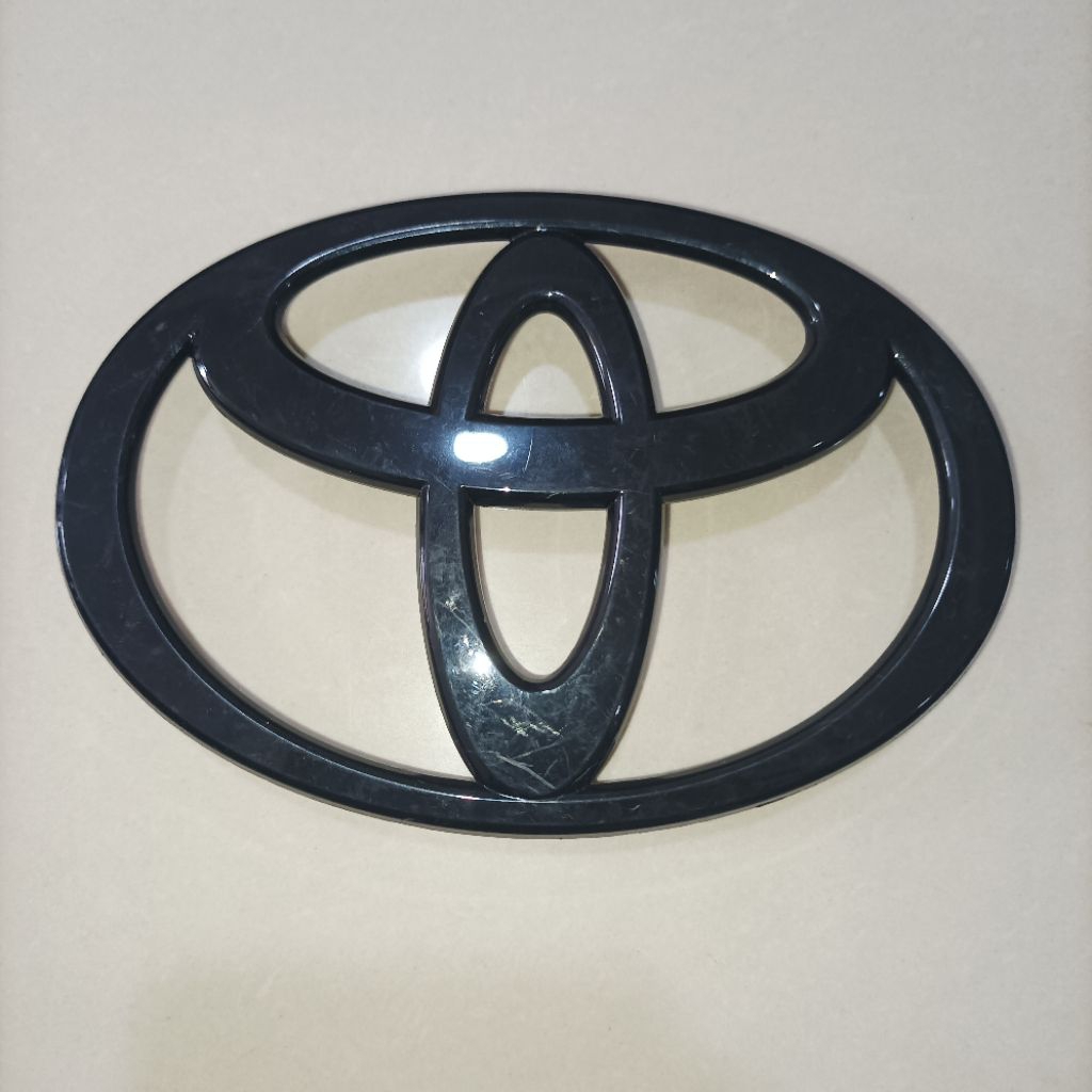 TOYOTA 14 CM RAIZE YARISS CROSS AGYA 2023 ORIGINAL GRILL EMBLEM โลโก้ 75312-BZ150
