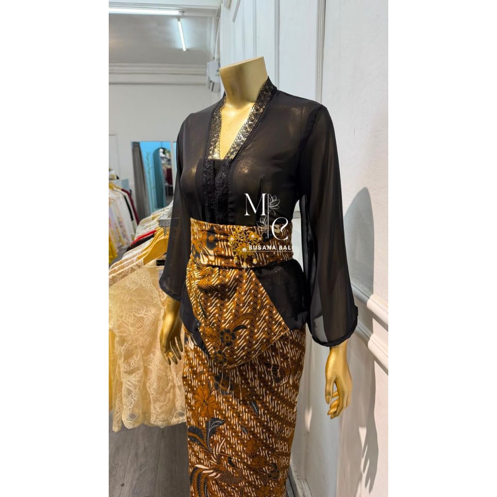Bianca Kebaya*******