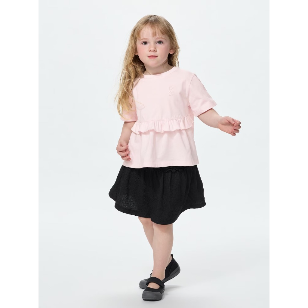 Uniqlo X Cecilie Bahnsen - เสื้อยืดเด็กสีชมพูสุนทรียศาสตร์