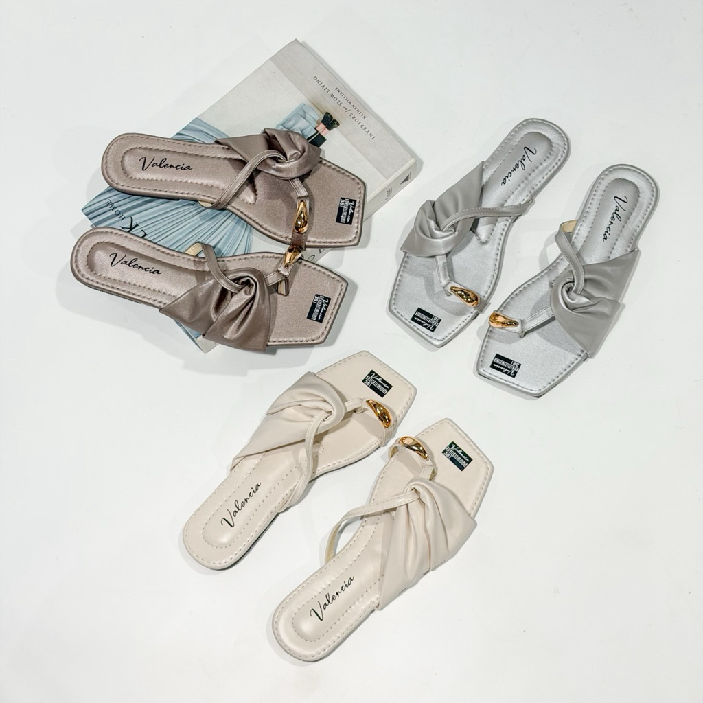 VALENCIA • JASMINE FLAT SANDALS BY VALENCIA • รองเท้าแตะผู้หญิง • รองเท้าผู้หญิง