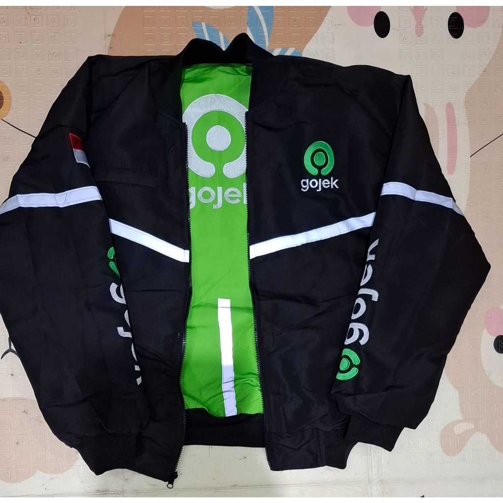 GOJEK REVERSIBLE JACKET GOJEK สีดํา LOLOS VERJAK