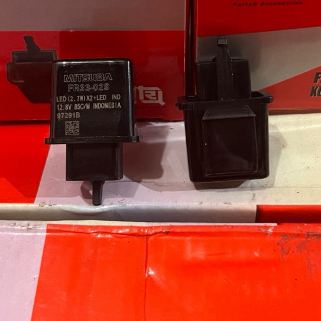 แพ็คเกจ 10 ชิ้น Otomat Sen Flasher Sen Vario 150/125 Esp Led