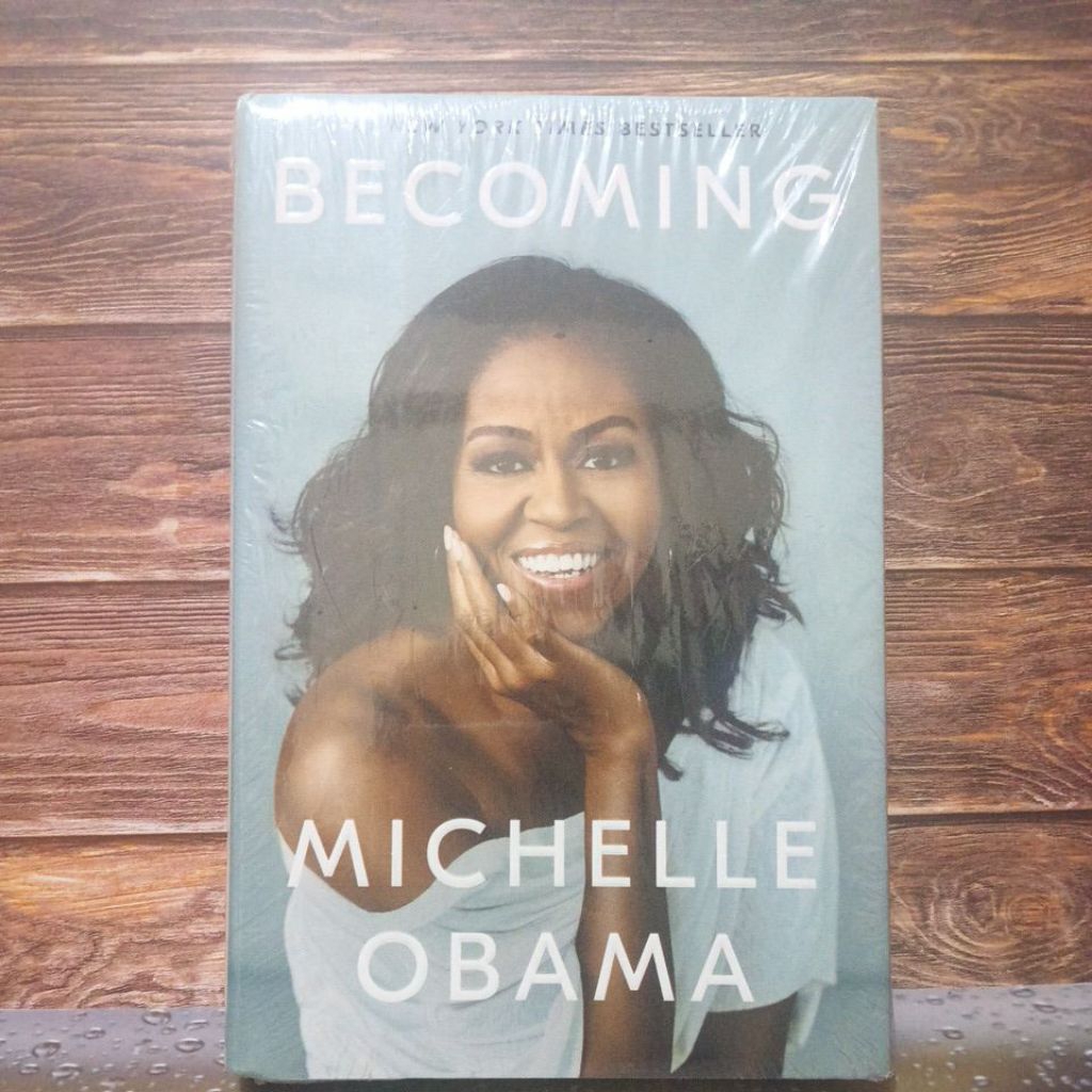 Becoming โดย Michelle Obama - หนังสือต้นฉบับ