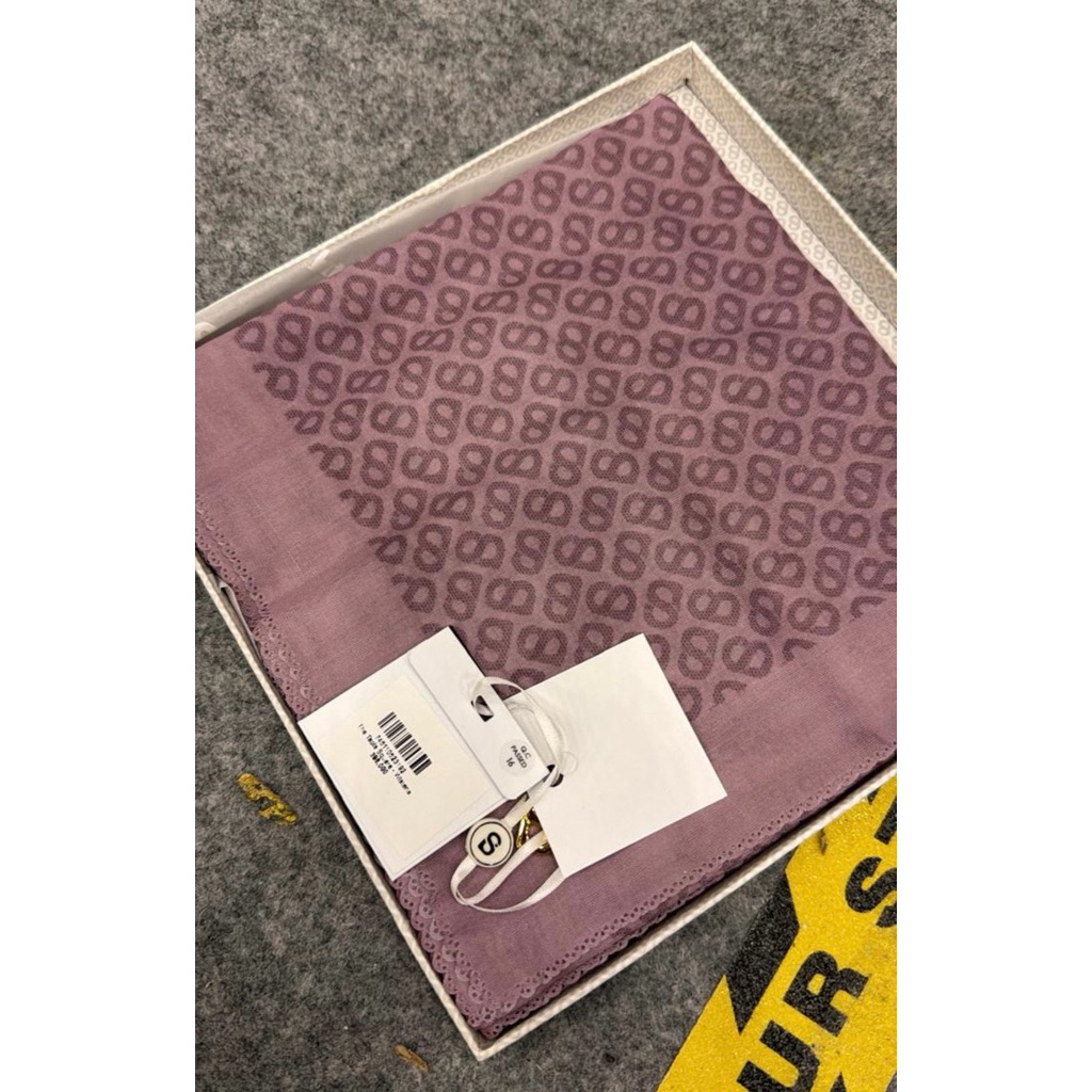พร้อมปุ่มCARVES TAPIS WISTERIA
