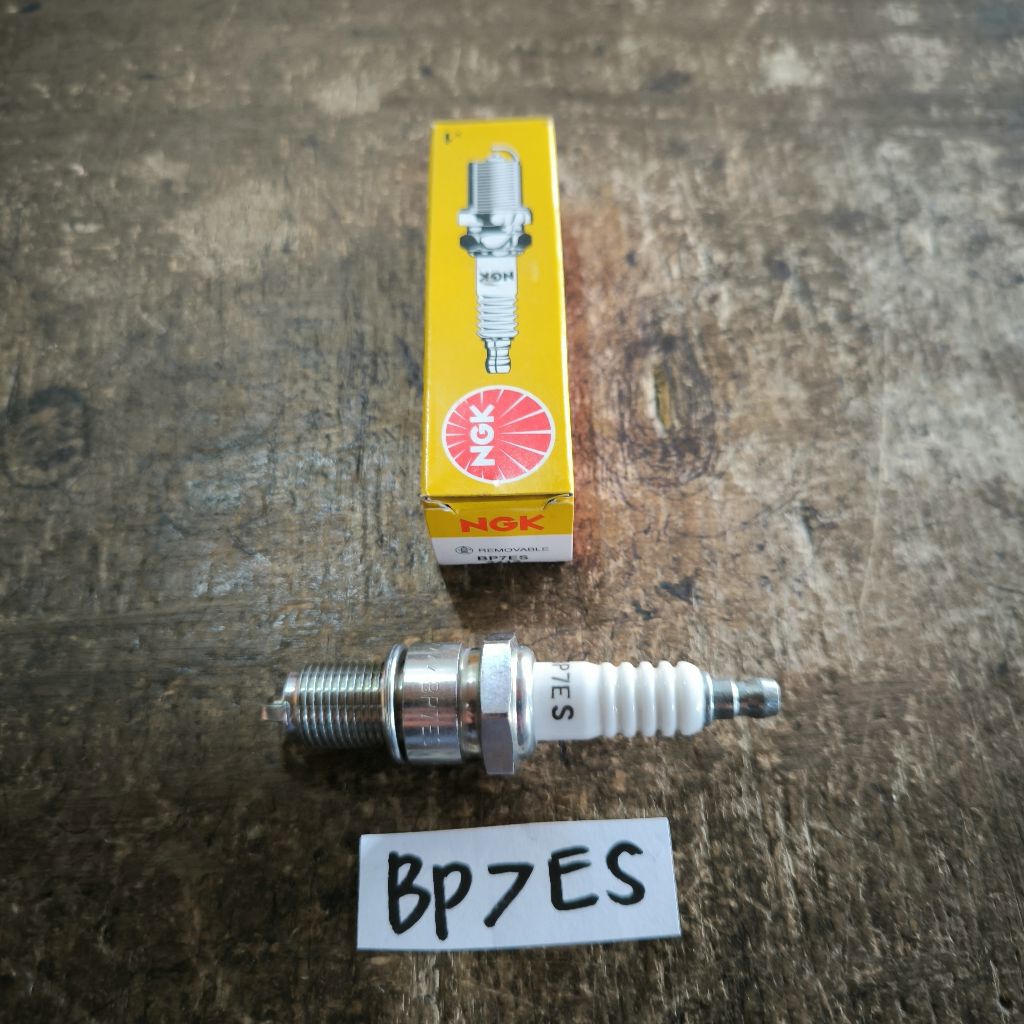 หัวเทียน NGK BP7ES ดั้งเดิม