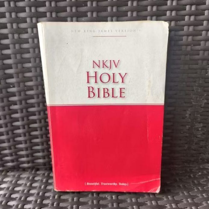 NKJV HOLY BIBLE; เวอร์ชั่น King James ใหม่ โดย Thomas Nelson