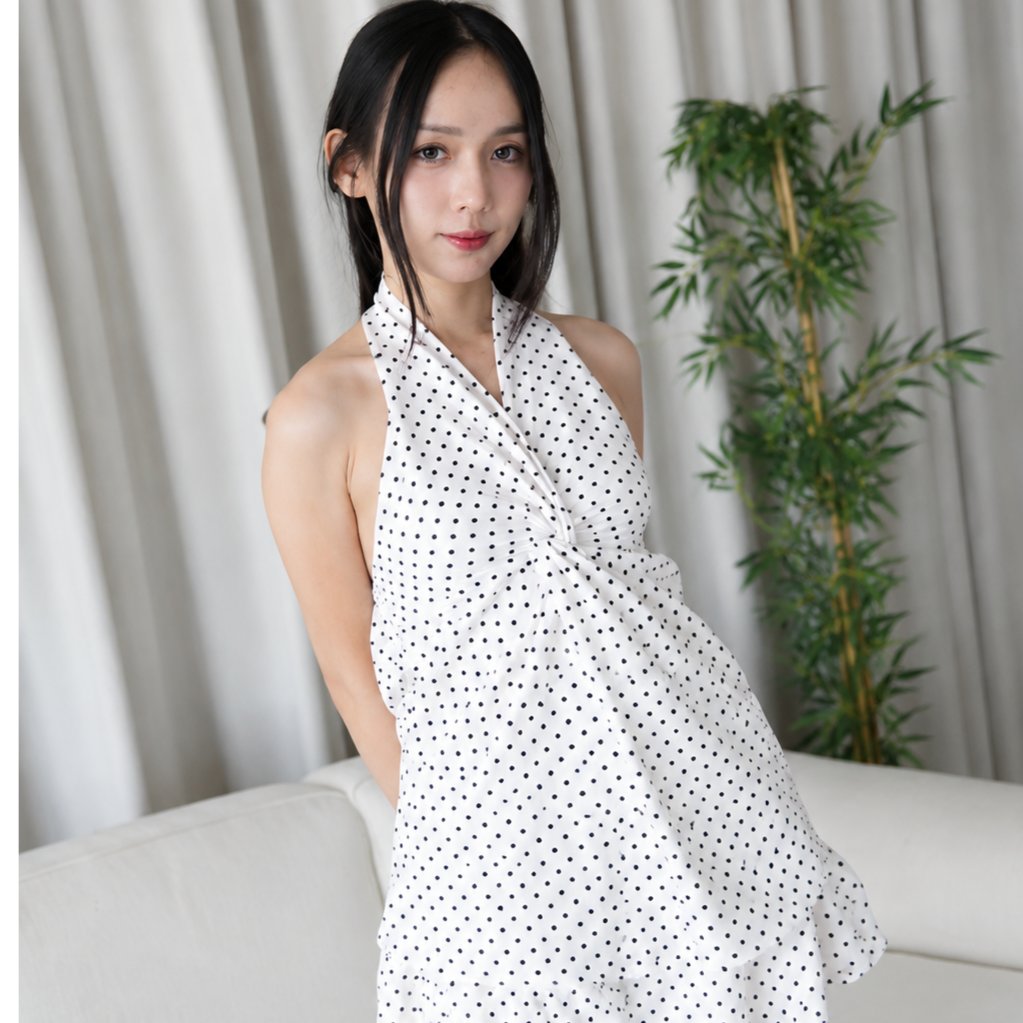 แอลลา | เสื้อ WELLA Polka Halter Twist