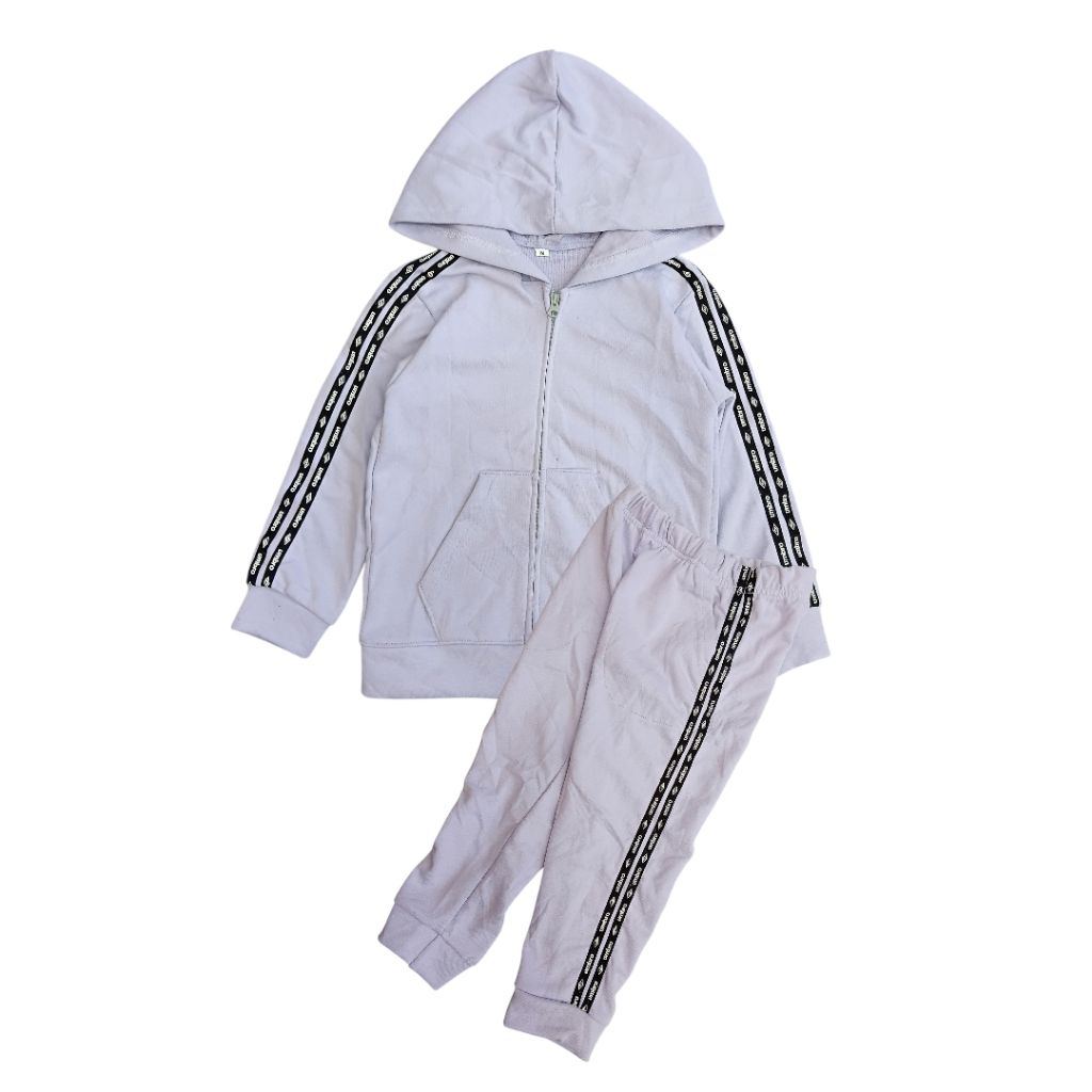 ชุดเด็ก Jacket & Jogger รายชื่อ umbro