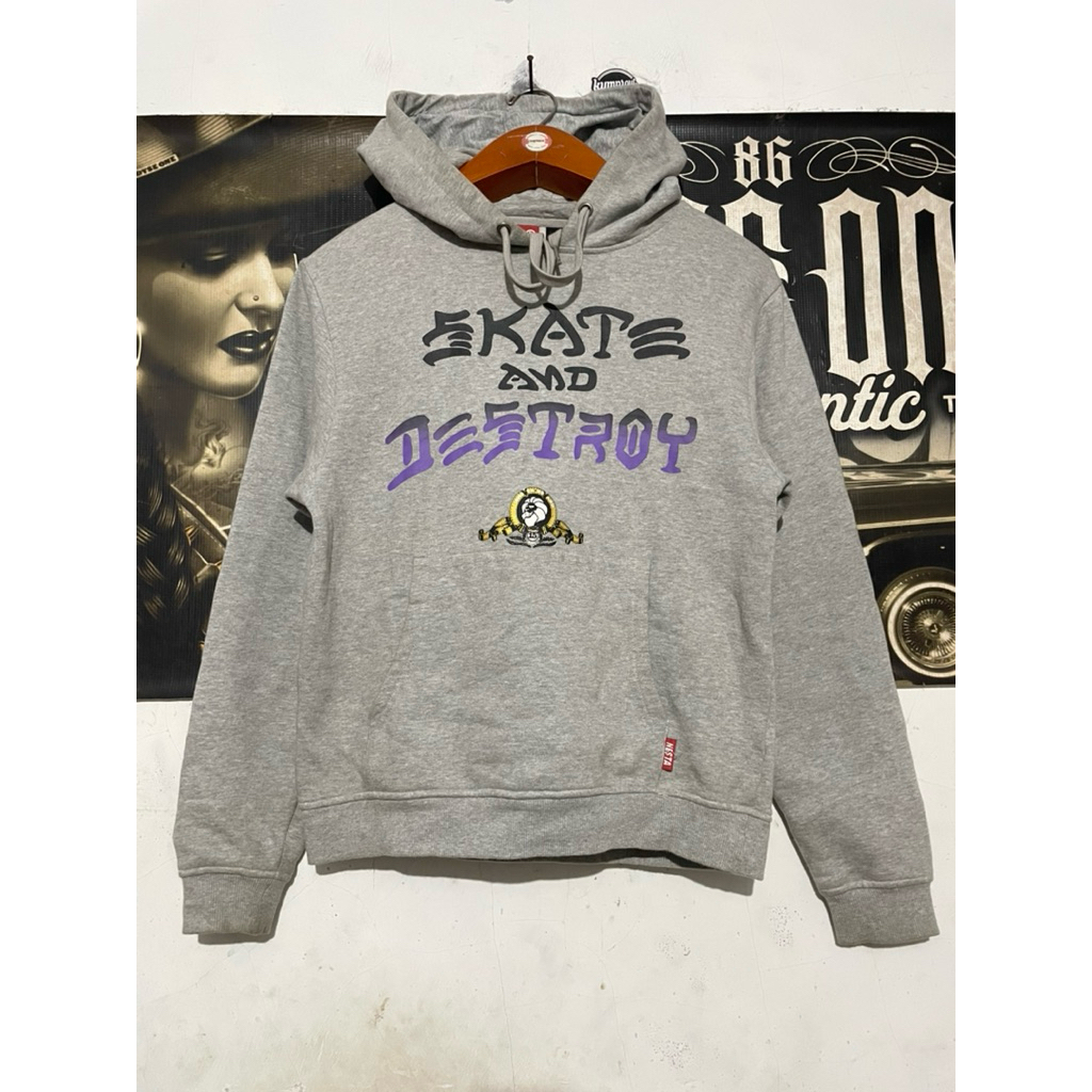 เสื้อฮู้ด nesta x thrasher