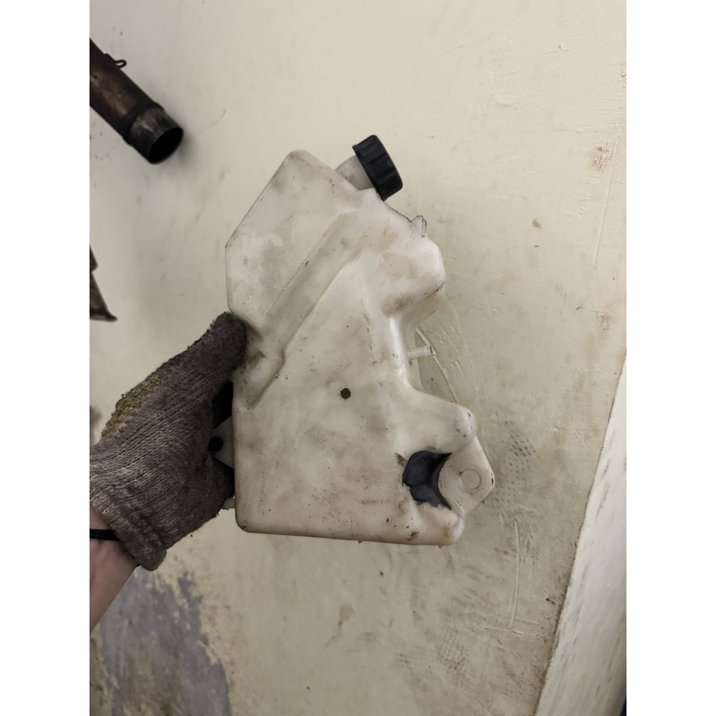 อะไหล่ท่ออ่างเก็บน้ําน้ําหม้อน้ํา Kawasaki z250