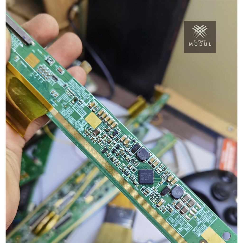 TCON HV320WX2-201 / TCON HV320WX2C-200_X-PCB-X0.0 / ic HIMAX HX8872-C / ic MAXIM MAX17126B