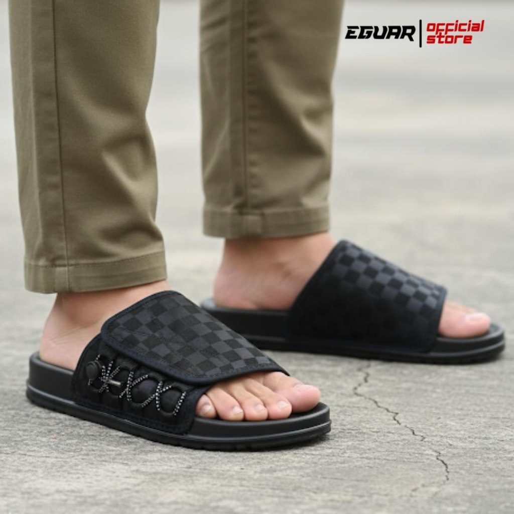 EGUAR รองเท้าแตะสไลด์ลายหมากรุกลําลองผู้ชายนําเข้า Ruber Pylon ล่าสุด