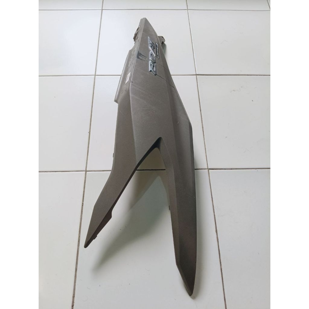 ฝาท้าย Honda Beat deluxe 2020 K1A Beat street สีเทาด้าน ซ้าย เดิม 2nd ถอดจากมอเตอร์ไซค์