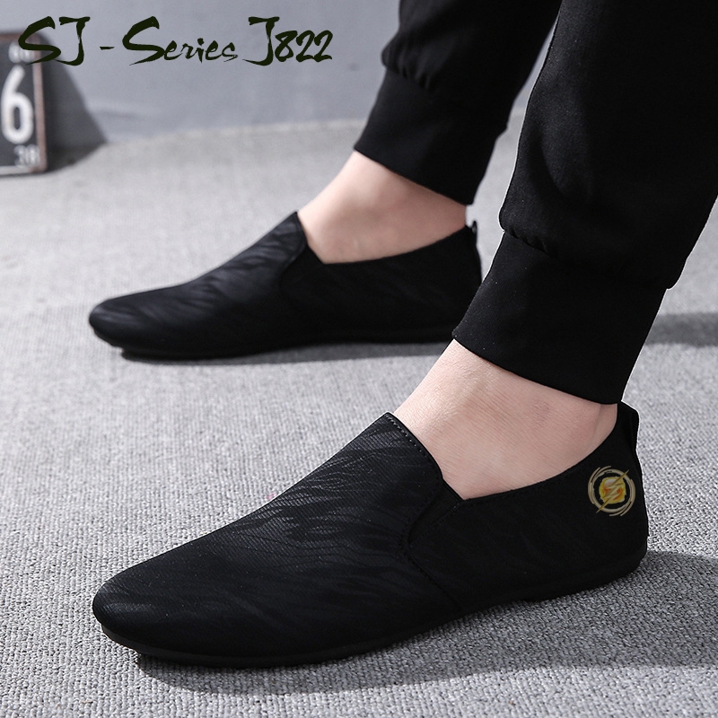 [OOS] รองเท้าโลฟเฟอร์ลําลองอินเทรนด์สําหรับผู้ชายเหมาะสําหรับการผ่อนคลาย J822