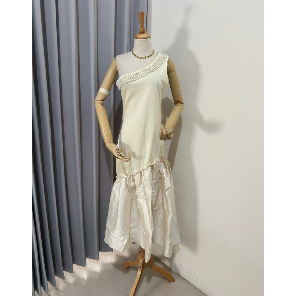BL309 ONE SHOULDER PEARL GOLDEN SHINY DRESS