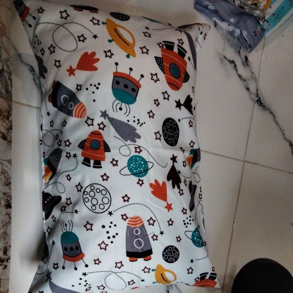 CHILDRENS PILLOW 35 X 50