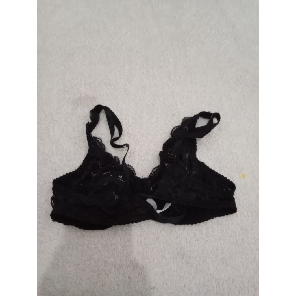 B5, WOMENS UNDERWEAR/BRA/BH TEENAGE SIZE