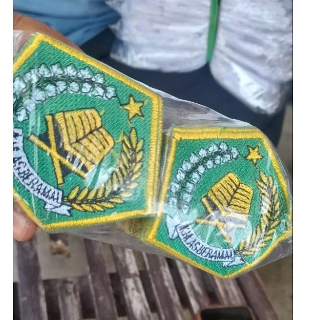 Bedge iklas beramal-bed kemeng งานปัก 100 ชิ้น]