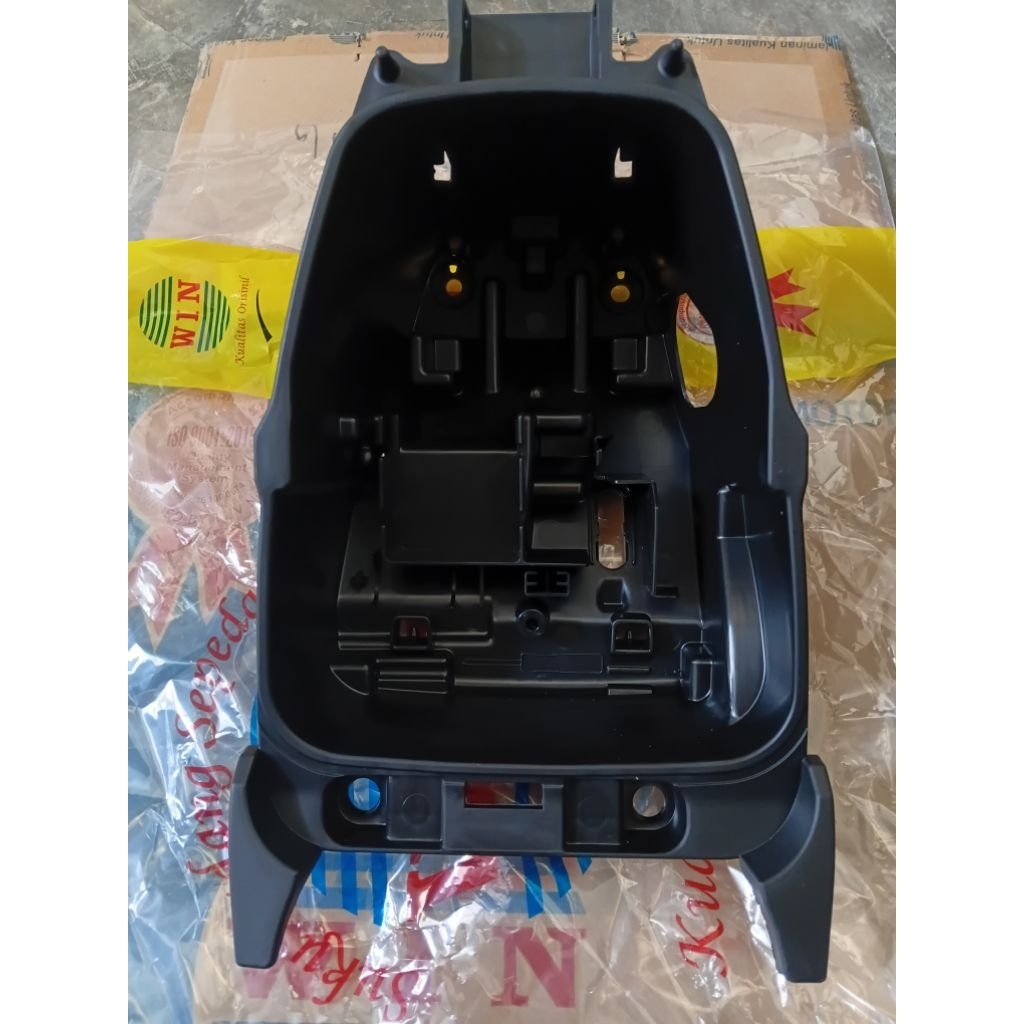 WIN - BEAT / BEAT 10 LUGGAGE BOX