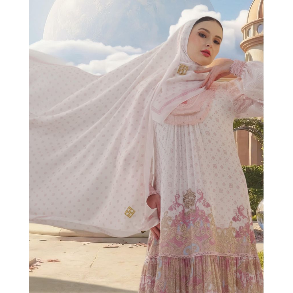 XAVIERA PINK SCARF โดย IVAN GUNAWAN PRIVE