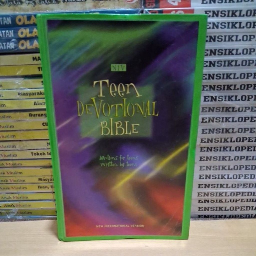หนังสือต้นฉบับ NIV Teen DEVOTIONAL BIBLE NEW INTERNATIONAL VERSION Zondervan